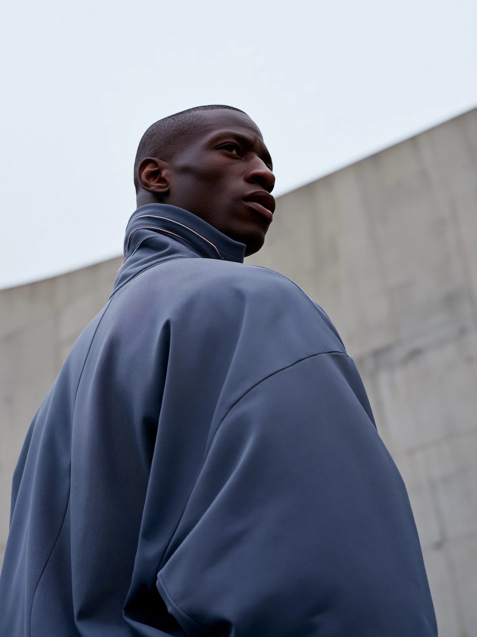 monochromatic smart apparel — image 4