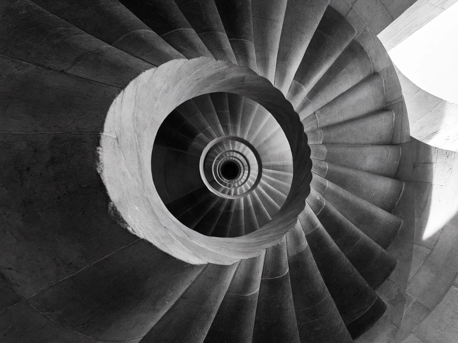 Plunging perspective — image 3