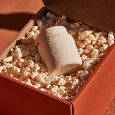 Cornstarch packing peanuts