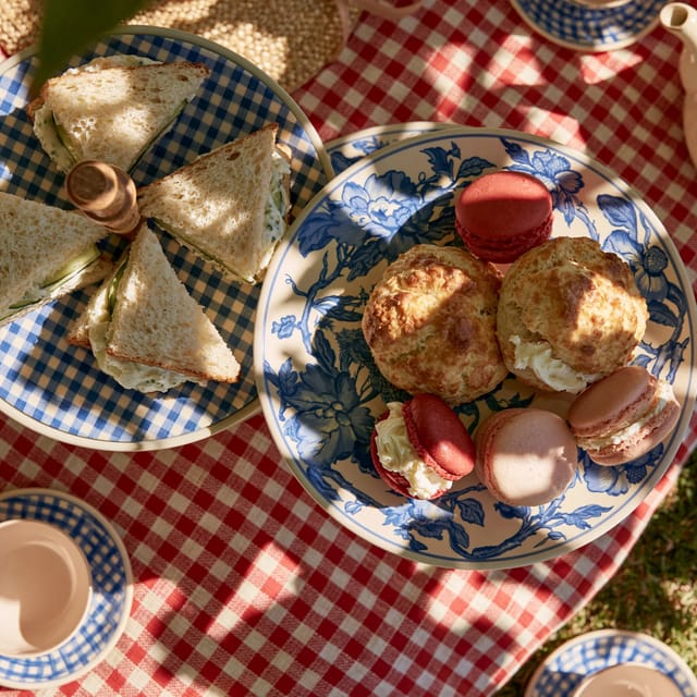 afternoon tea stand
