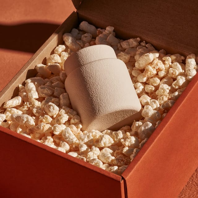 Cornstarch packing peanuts